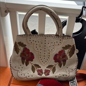 Floral Embroidered Cream Handbag